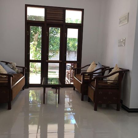 Bosadi Homestay Katunayaka Luaran gambar