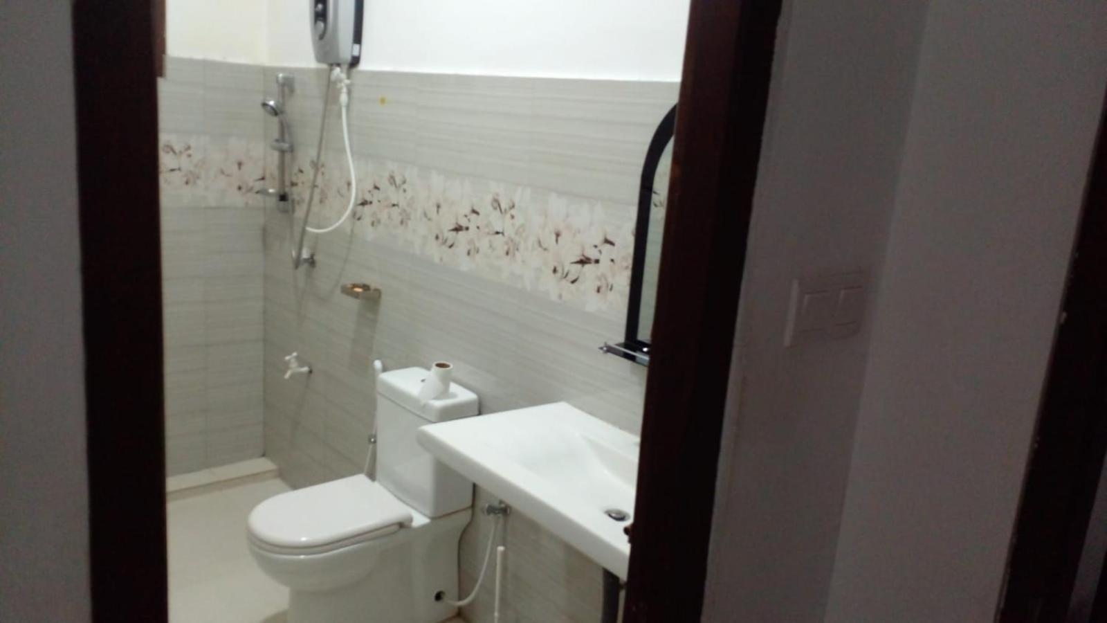 Bosadi Homestay Katunayaka Luaran gambar